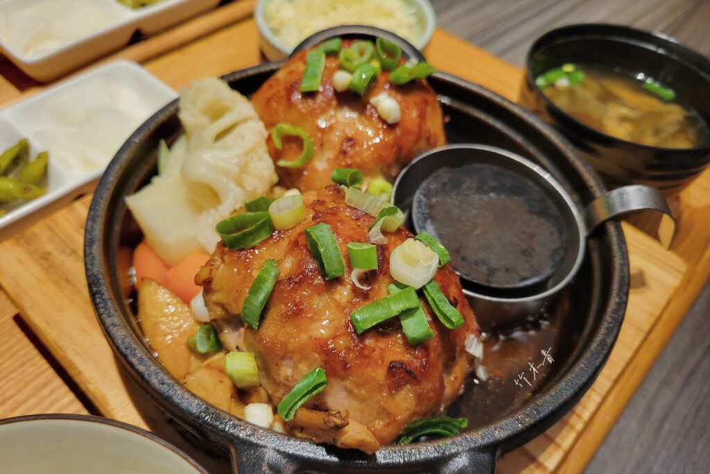 鹽蔥燒豬肉漢堡排 鹽蔥燒豬肉漢堡排